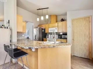 Photo #4: 493736239 Listing