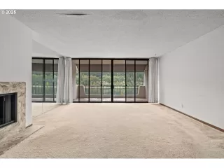 Photo #6: 495081946 Listing