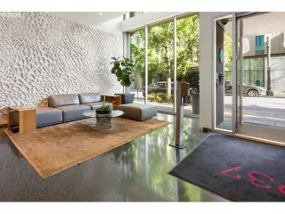 Photo #5: 495337429 Listing