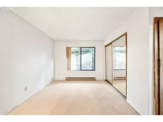 Photo #5: 495442303 Listing