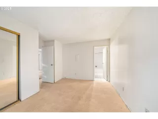 Photo #6: 495442303 Listing