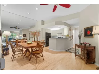 Photo #5: 495714058 Listing