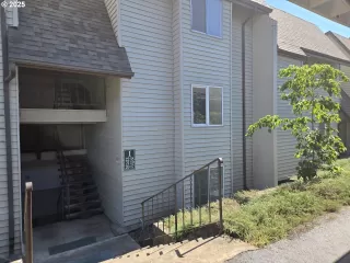 More Details about MLS # 496015824 : 200 SW FLORENCE AVE I-17