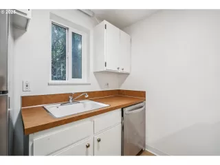 Photo #5: 496478597 Listing