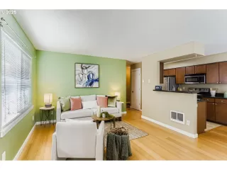 Photo #2: 497931988 Listing 