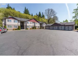 Photo #3: 499175421 Listing