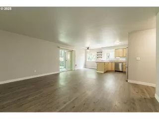 Photo #6: 499175421 Listing