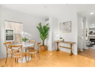 Photo #3: 499457798 Listing