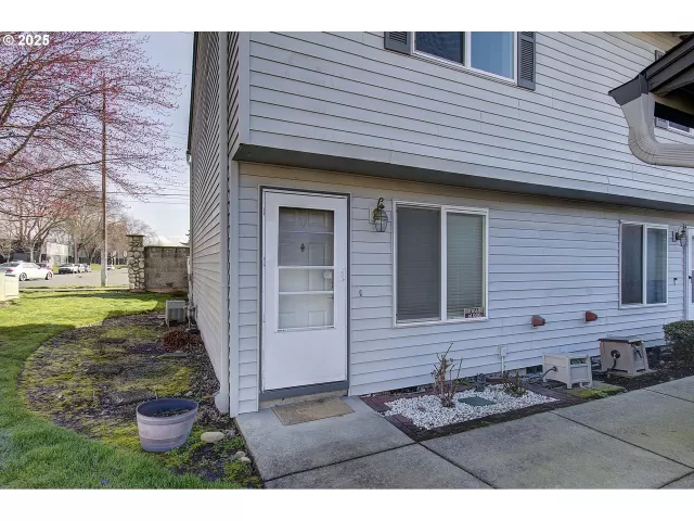 MLS: 499659233 Condo For Sale