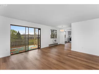 Photo #5: 499676587 Listing