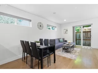 Photo #4: 500657104 Listing
