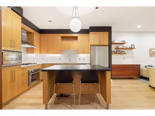 Photo #3: 501773161 Listing