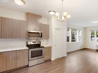 Photo #6: 501847694 Listing