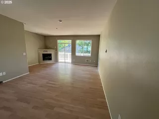 Photo #2: 502701414 Listing