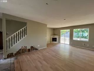 Photo #3: 502701414 Listing