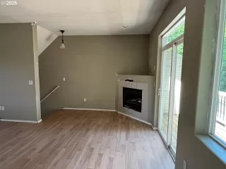 Photo #4: 502701414 Listing