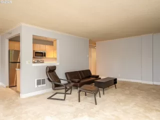 Photo #2: 503060796 Listing