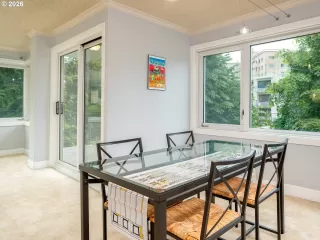 Photo #4: 503060796 Listing