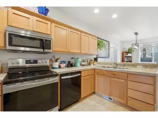 Photo #6: 503160831 Listing 