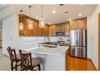 Photo #5: 503348222 Listing