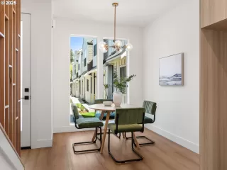 Photo #2: 503655481 Listing