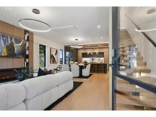 Photo #6: 503760557 Listing 