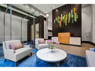 Photo #3: 504408293 Listing