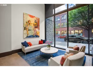 Photo #4: 504408293 Listing