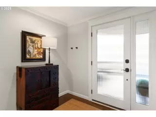 Photo #4: 504539433 Listing