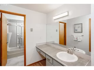 Photo #2: 504888099 Listing 