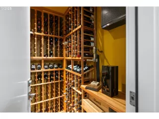 Photo #2: 505314395 Listing 