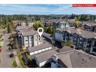 Photo #4: 505778172 Listing