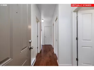 Photo #5: 505778172 Listing