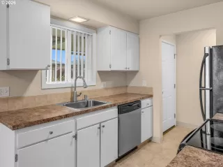 Photo #6: 506853008 Listing 