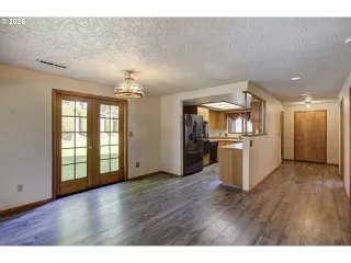 Photo #4: 506961320 Listing