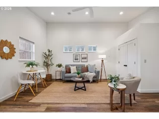 Photo #2: 507558434 Listing