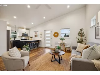 Photo #3: 507558434 Listing