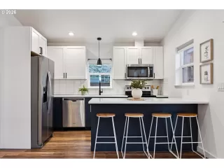 Photo #4: 507558434 Listing