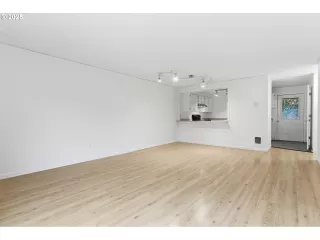 Photo #2: 507590635 Listing 