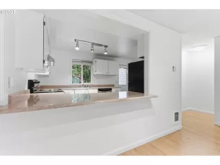 Photo #3: 507590635 Listing 