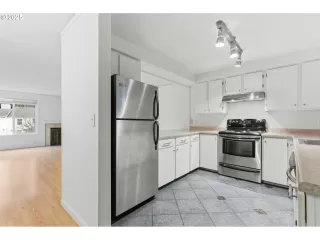 Photo #4: 507590635 Listing 