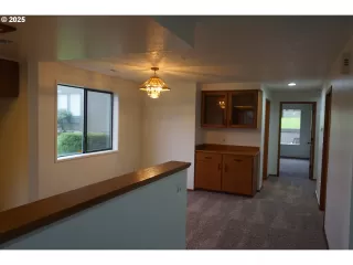 Photo #2: 507784638 Listing