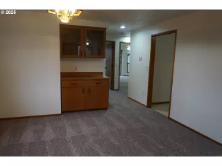 Photo #5: 507784638 Listing