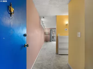 Photo #5: 509561232 Listing