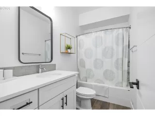 Photo #4: 509892344 Listing
