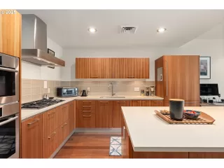 Photo #3: 510226193 Listing 
