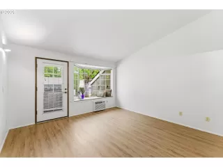 Photo #4: 510380007 Listing