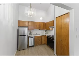 Photo #5: 510380007 Listing