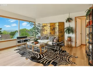 Photo #3: 511343985 Listing