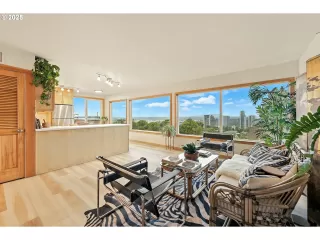 Photo #6: 511343985 Listing